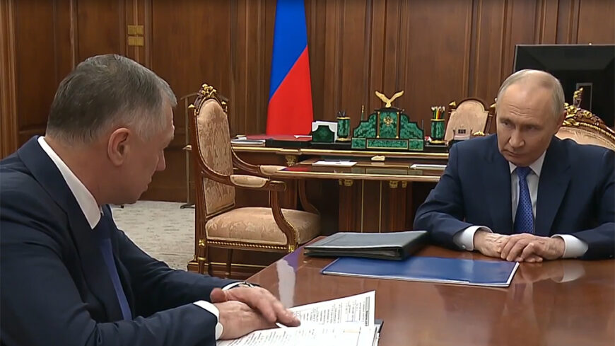 Президент России Владимир Путин поздравил строителей с выполнением показателей 2025 года по объемам ввода